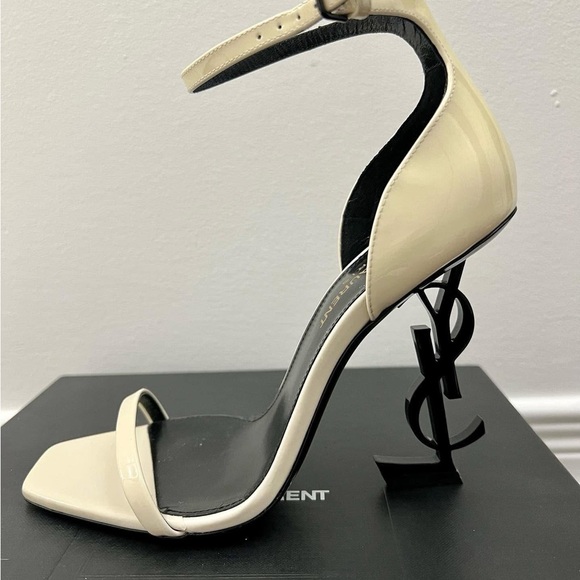 Saint Laurent Women's White Sandals - Picture 6 of 7